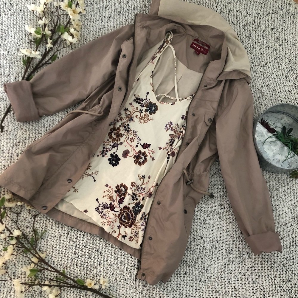 American Eagle Strappy Floral Cami